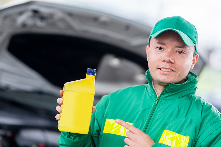 1527478058897889.jpg 油站工作人員.jpg